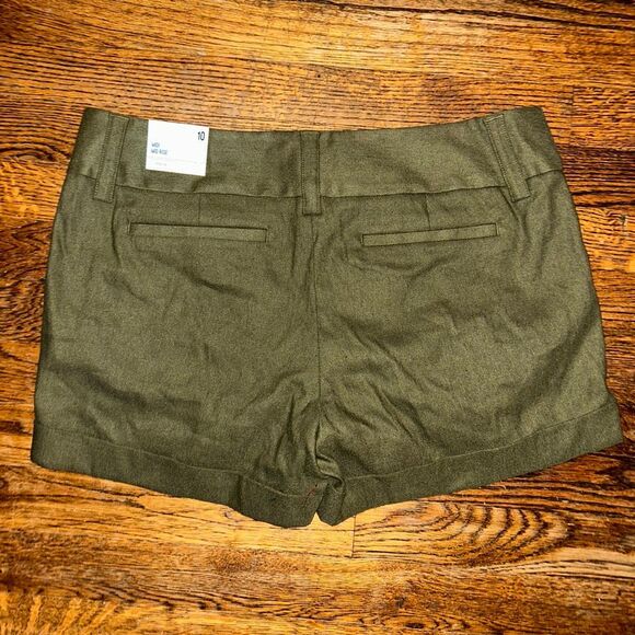 New Express Shorts - Picture 2 of 4